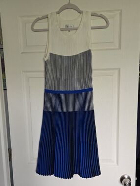 Milly White & Cobalt Blue Pleated Knit Dress Medium